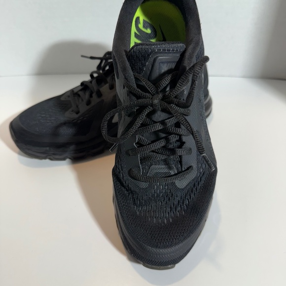 Women’s Nike Air Max Triple Black Sneaker - Picture 1 of 8